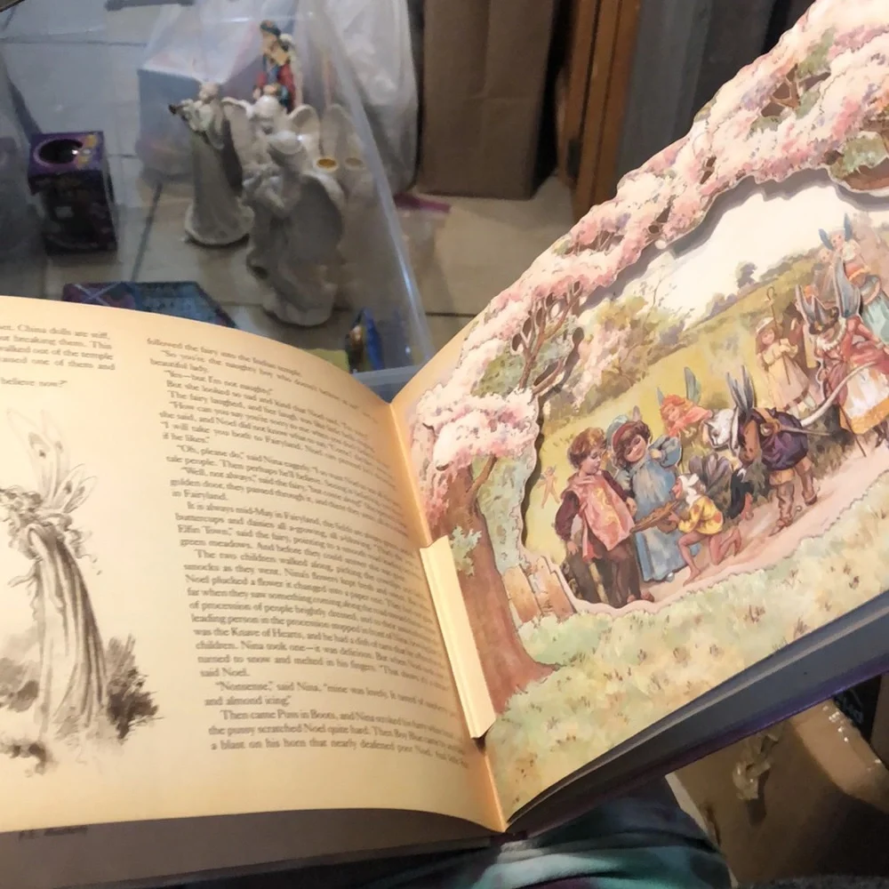 Vintage Book 1987 Peeps Into FairyLand - Picture 6 of 7